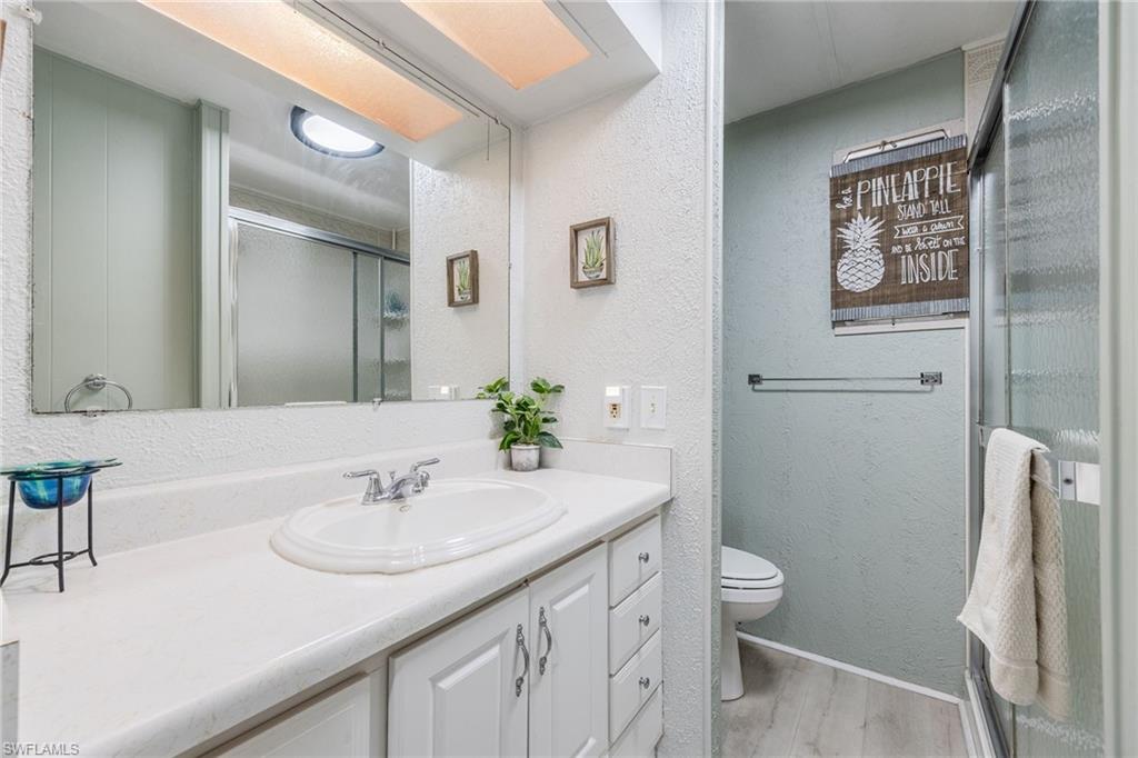 SIX LAKES COUNTRY CLUB - Residential