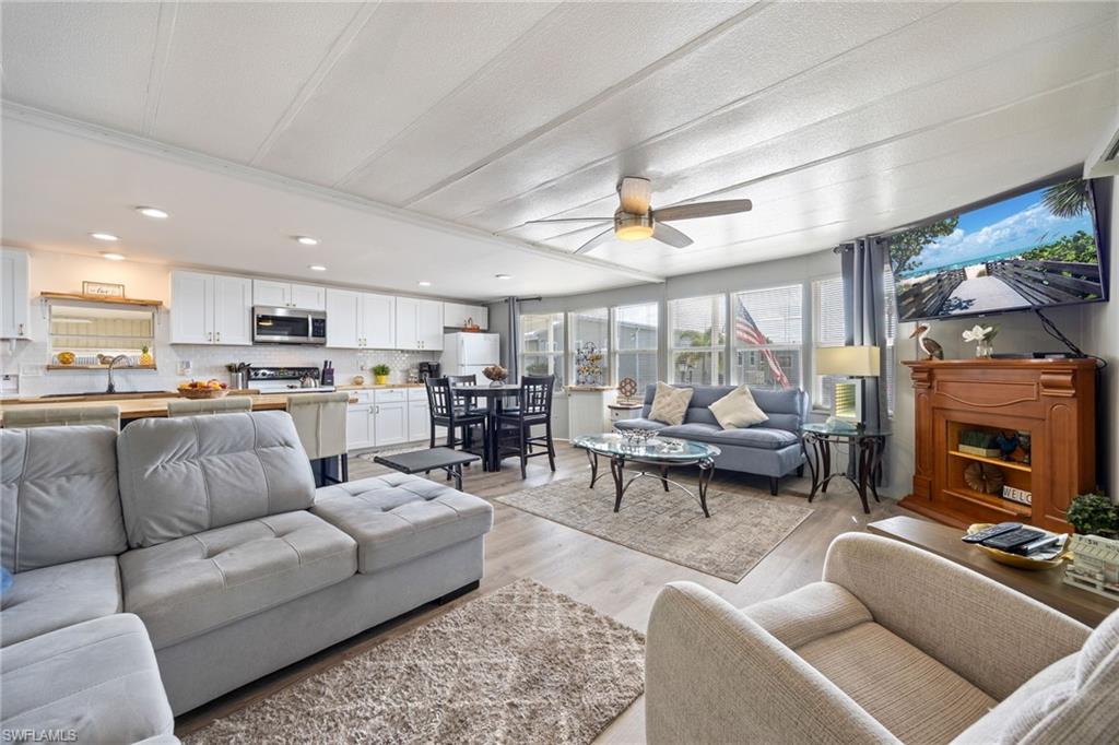 SIX LAKES COUNTRY CLUB - Residential