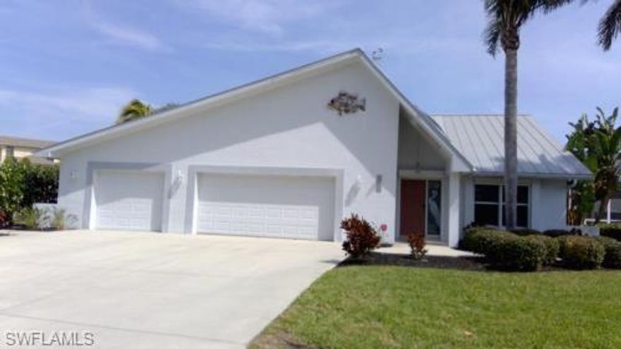 Beautiful 3bed/2bath pool home with water access