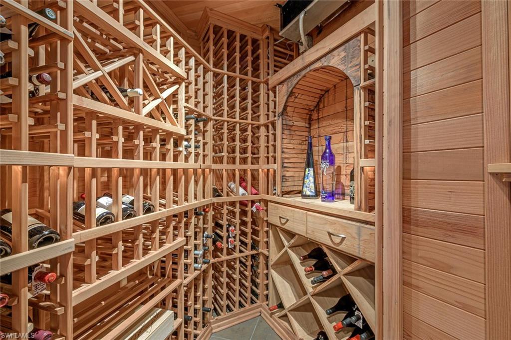 SEASONS AT NAPLES CAY - Residential