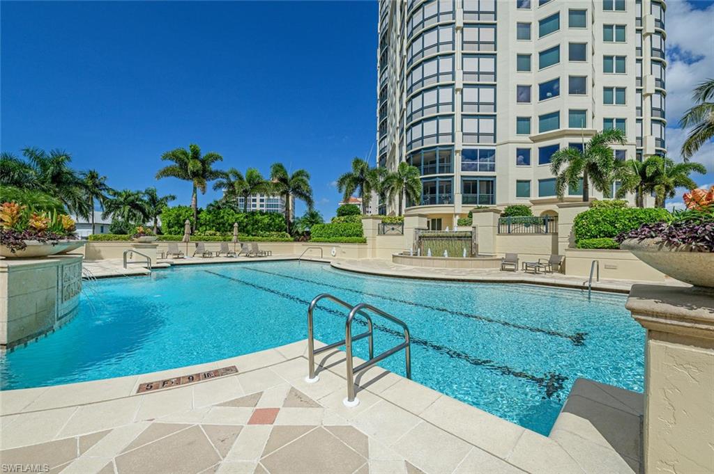 SEASONS AT NAPLES CAY - Residential