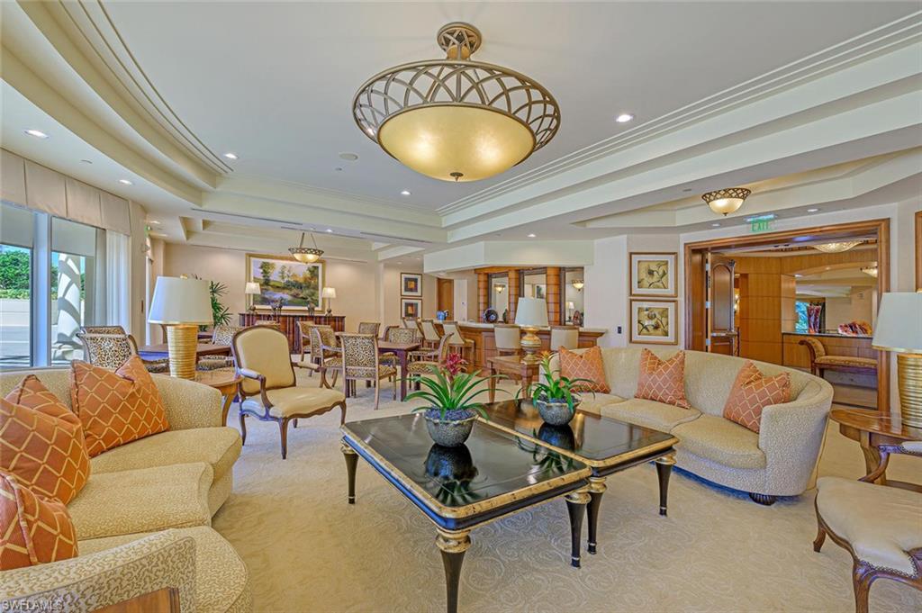 SEASONS AT NAPLES CAY - Residential