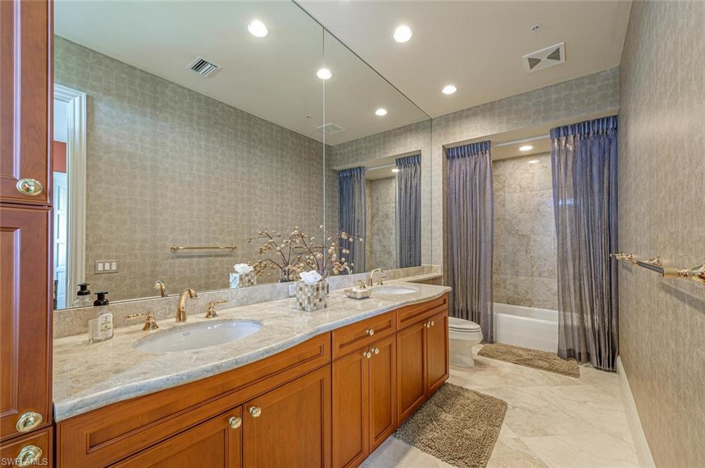 SEASONS AT NAPLES CAY - Residential