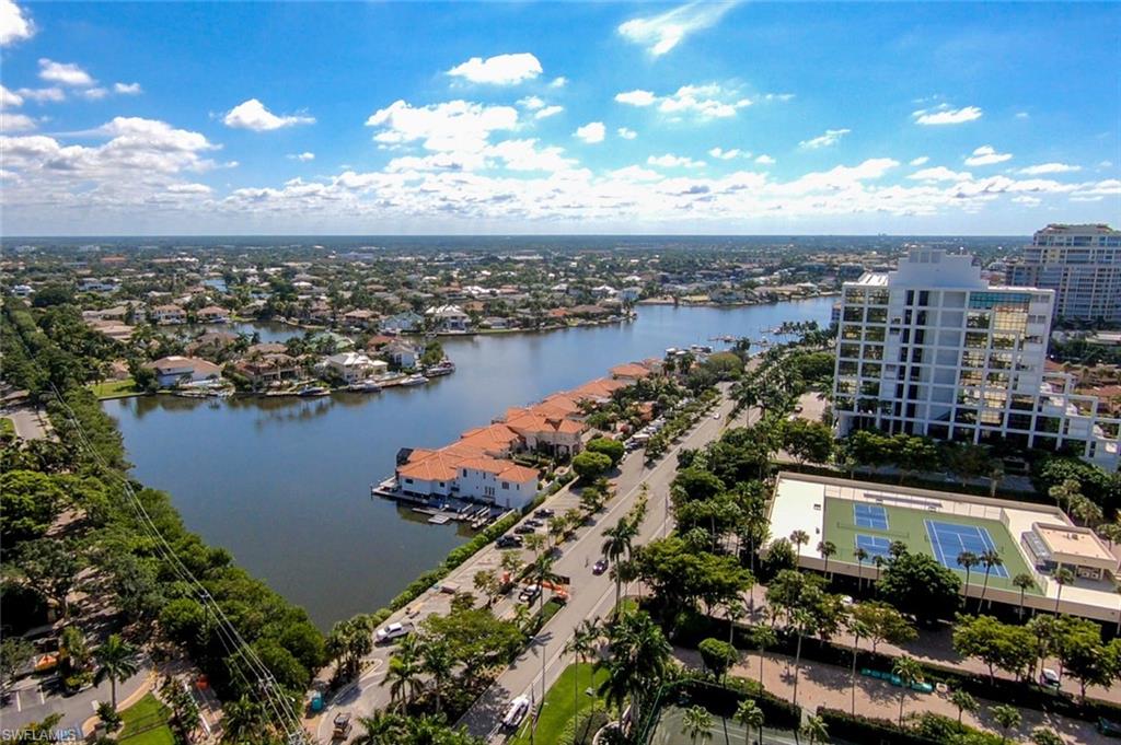 SEASONS AT NAPLES CAY - Residential