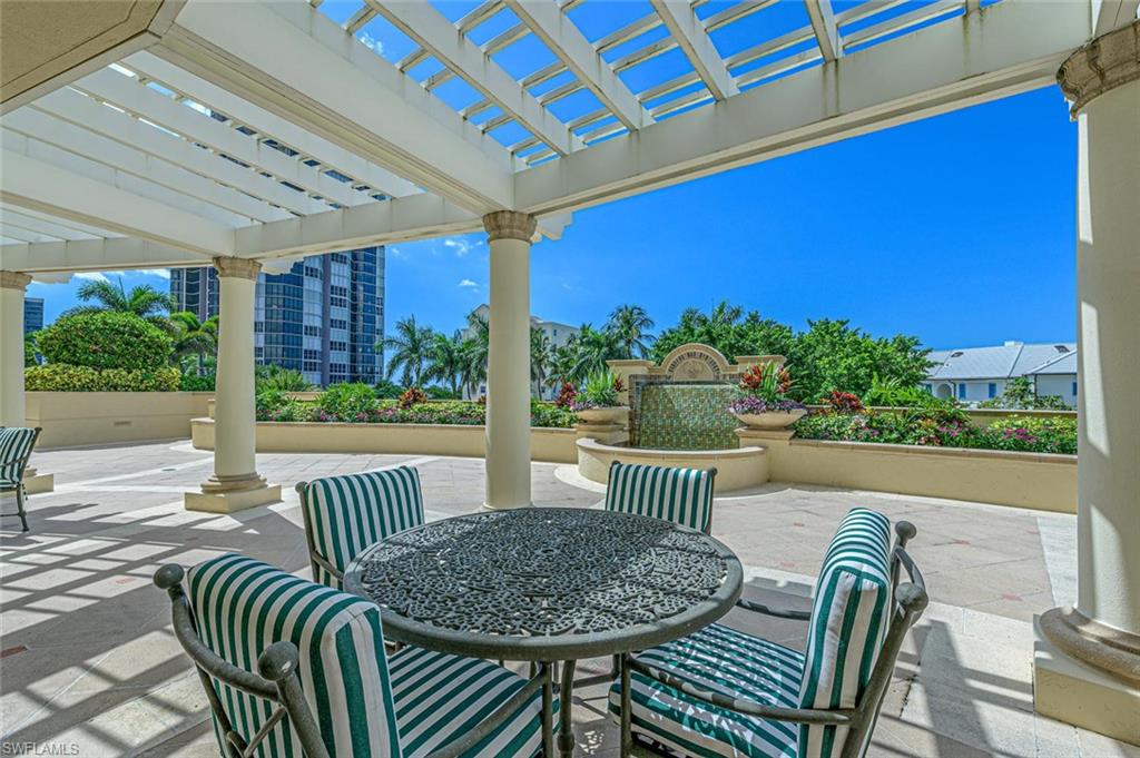 SEASONS AT NAPLES CAY - Residential