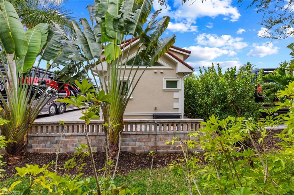 PELICAN LAKE RV RESORT - Land