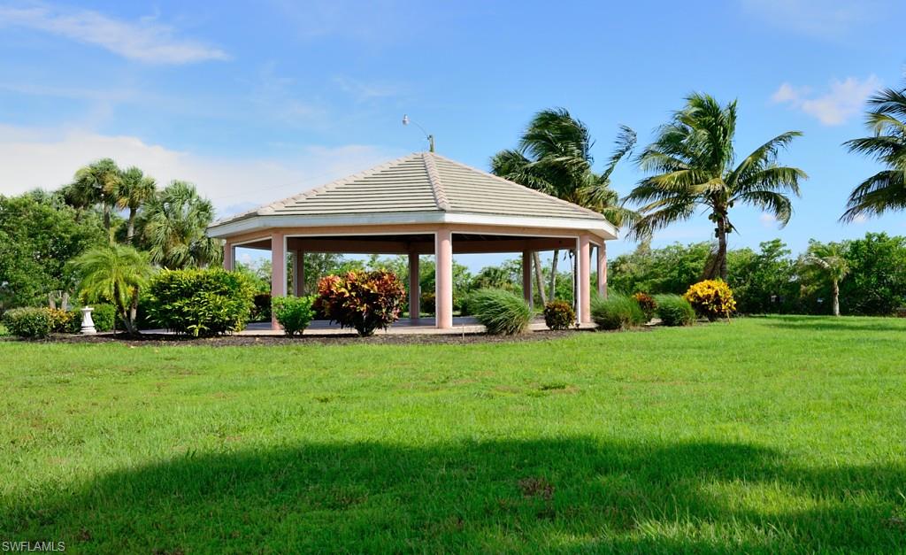 YACHT CLUB COLONY - Land