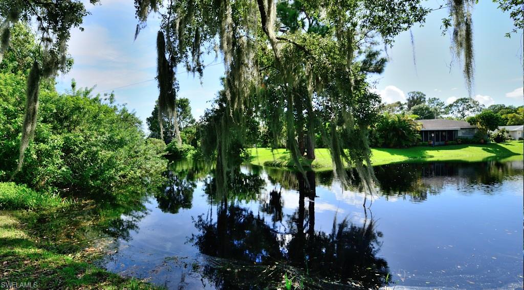 YACHT CLUB COLONY - Land