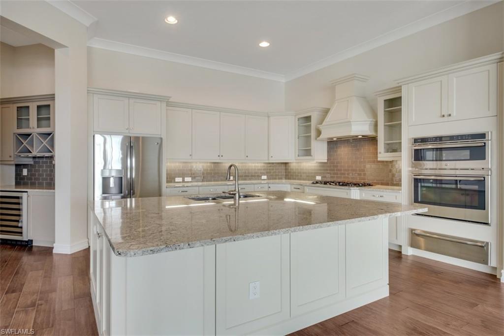 ESPLANADE - Residential