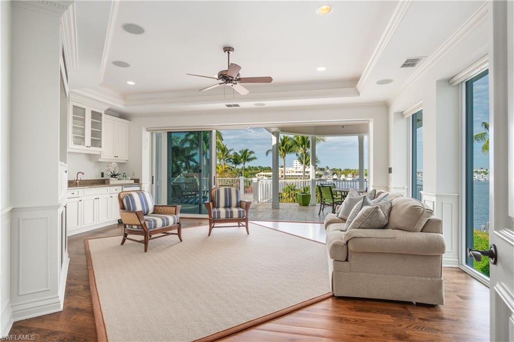 AQUALANE SHORES - Residential