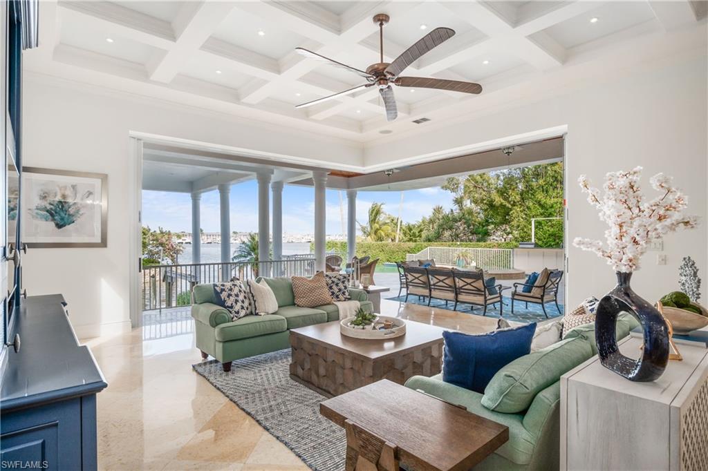 AQUALANE SHORES - Residential