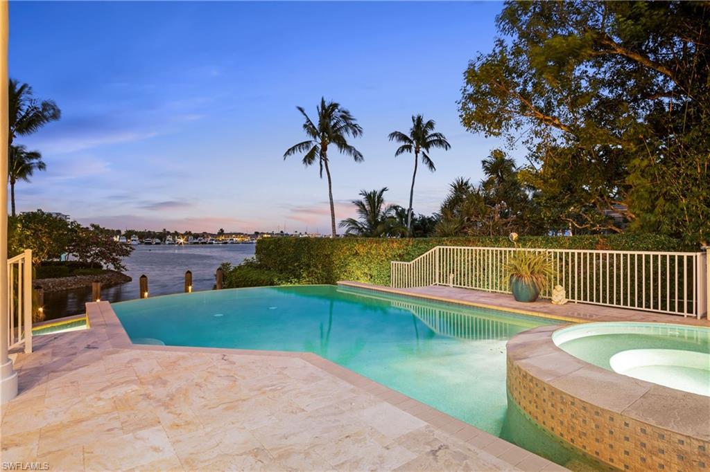 AQUALANE SHORES - Residential