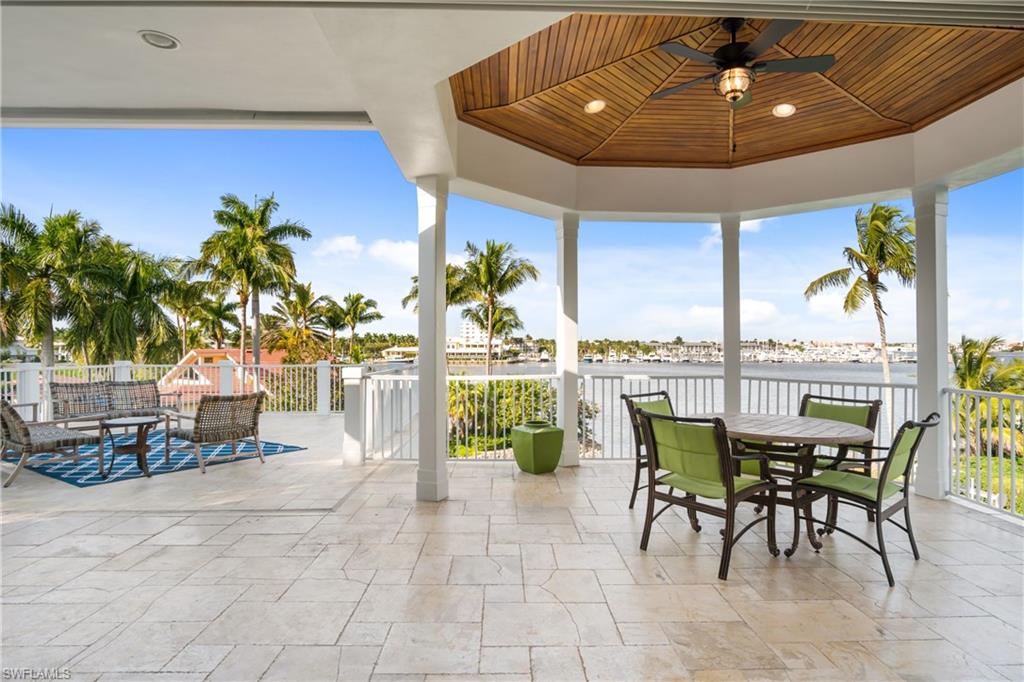 AQUALANE SHORES - Residential