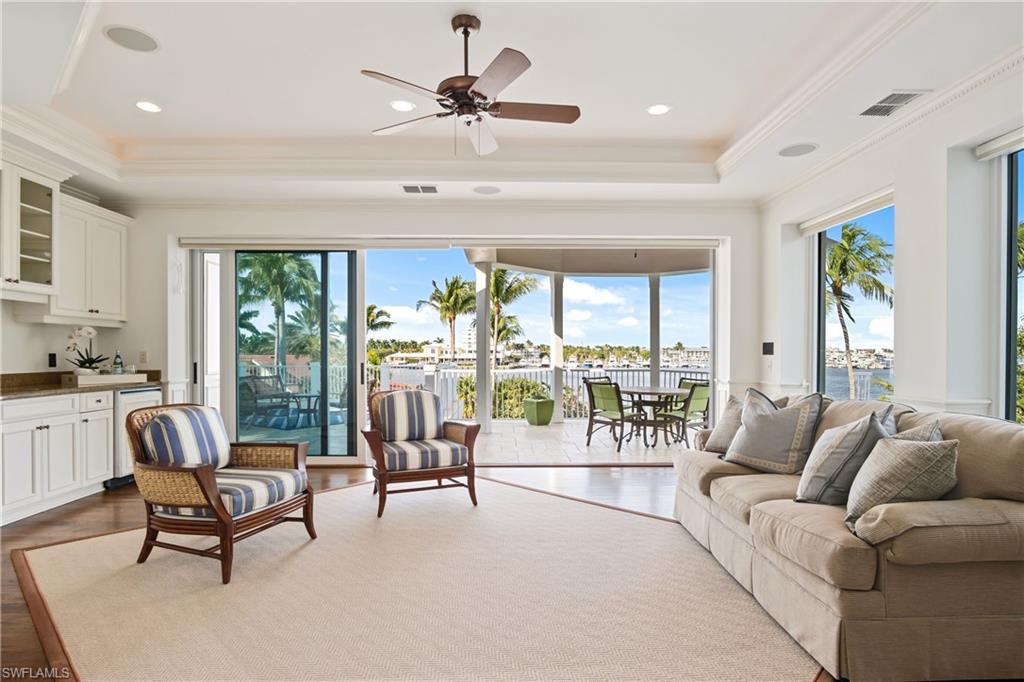 AQUALANE SHORES - Residential