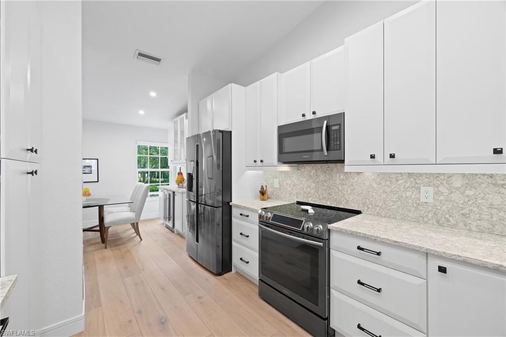 LAUREL OAKS - Residential Lease