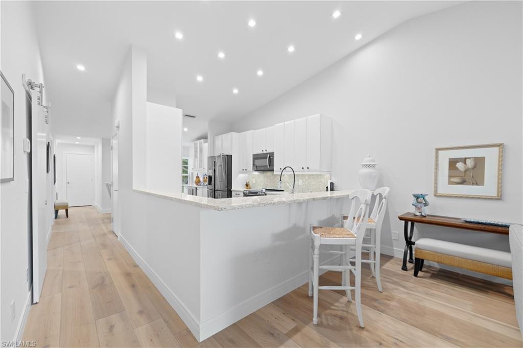 LAUREL OAKS - Residential Lease