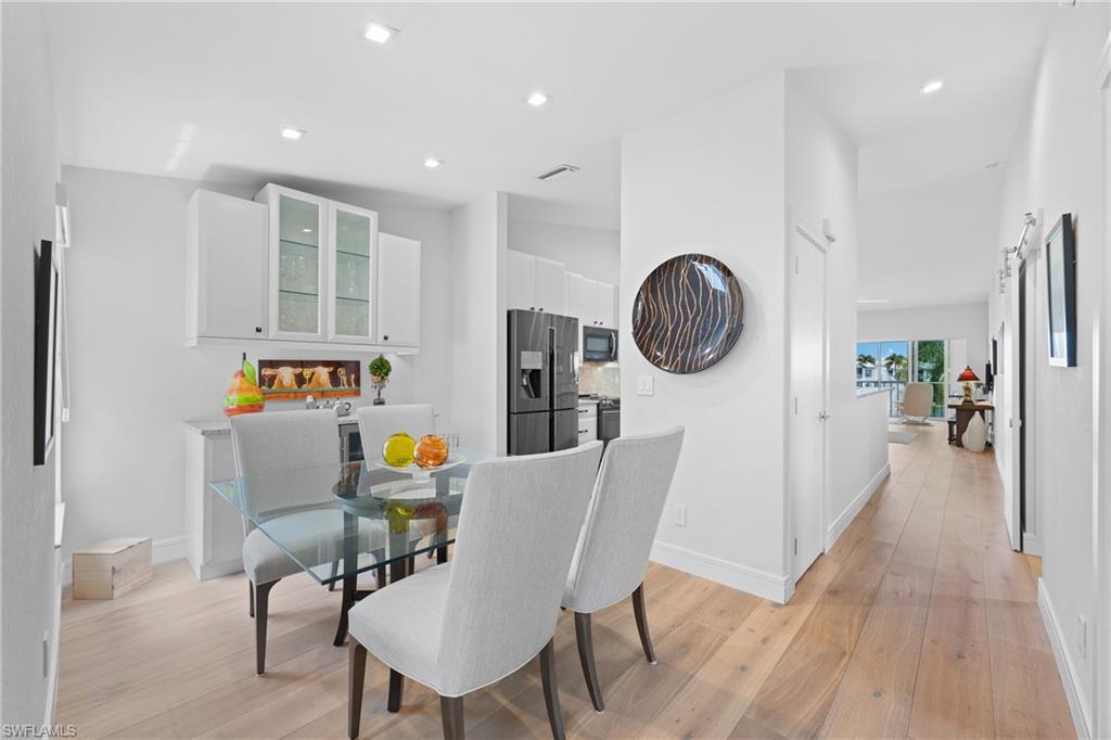 LAUREL OAKS - Residential Lease