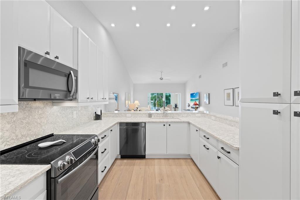 LAUREL OAKS - Residential Lease