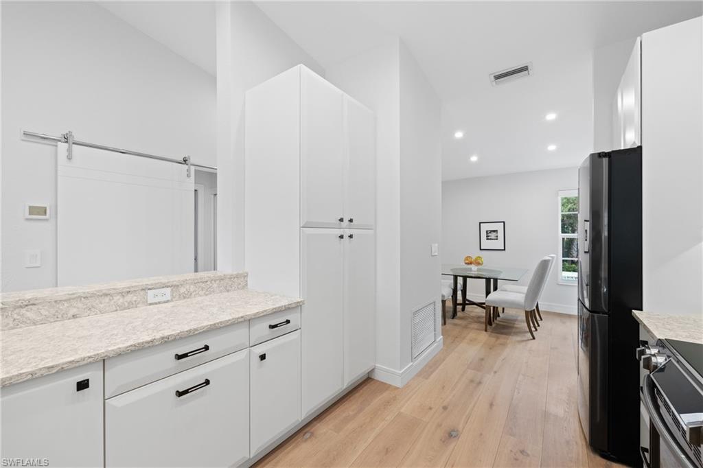 LAUREL OAKS - Residential Lease