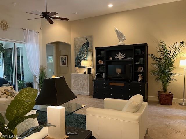 16156 Parque LN