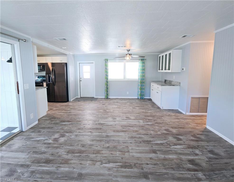 ENCHANTING ACRES MOBILE HOME - Residential