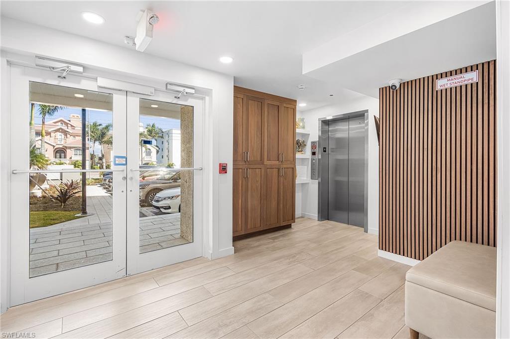 THE EGRET - Residential