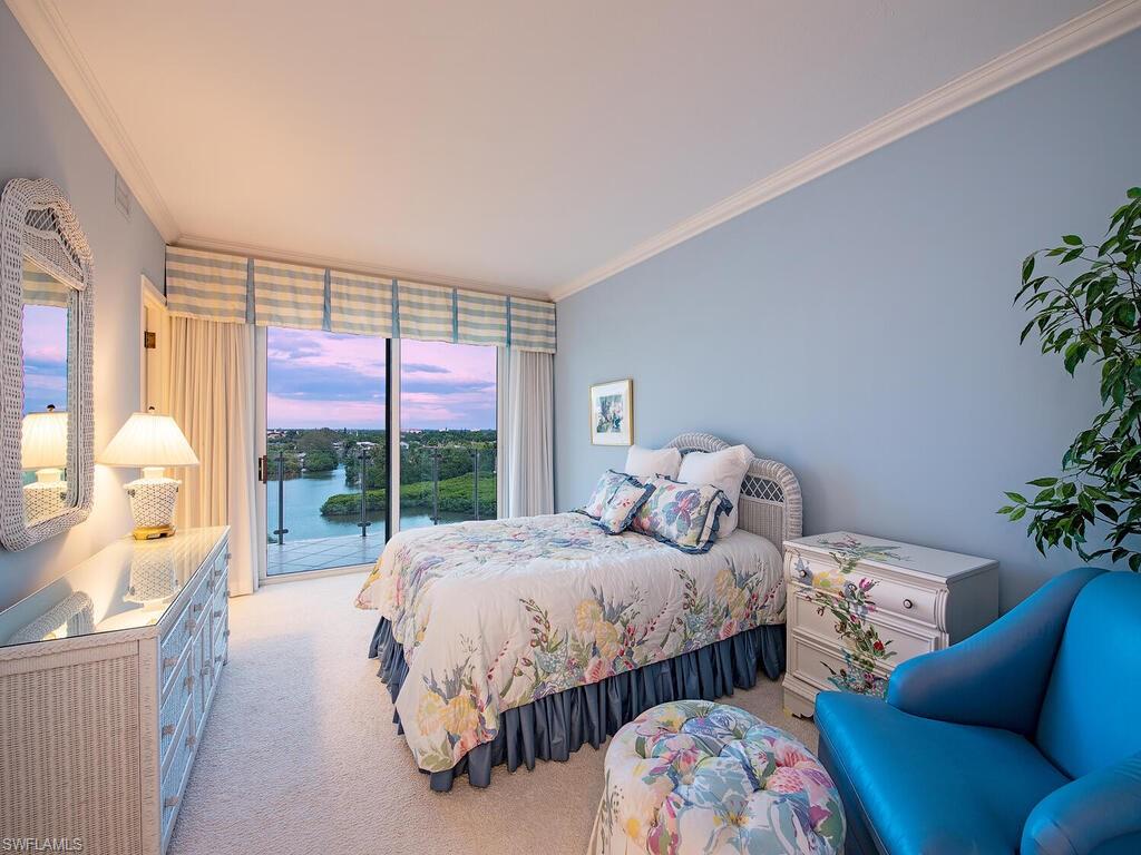 SEAPOINT AT NAPLES CAY - Residential