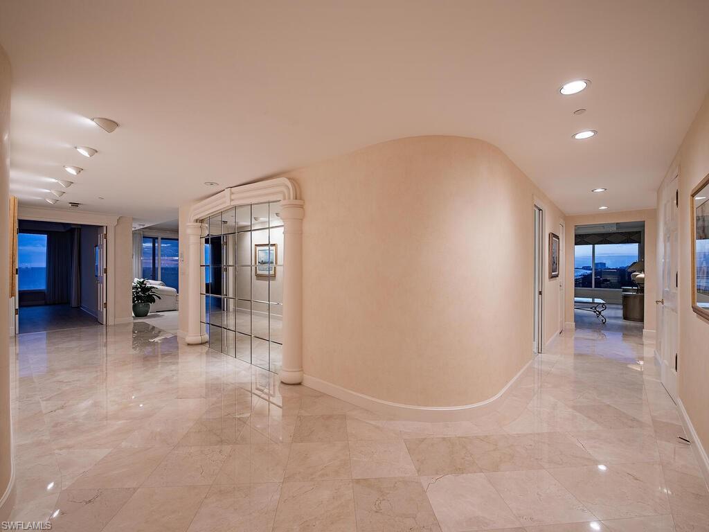 SEAPOINT AT NAPLES CAY - Residential