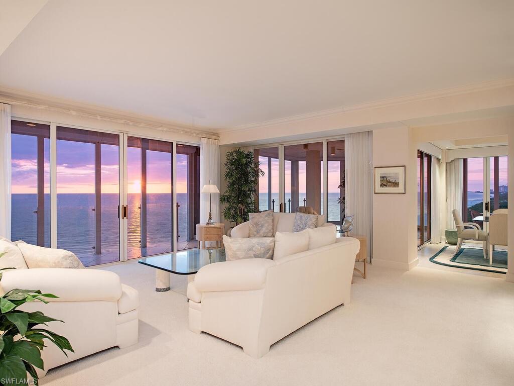 SEAPOINT AT NAPLES CAY - Residential