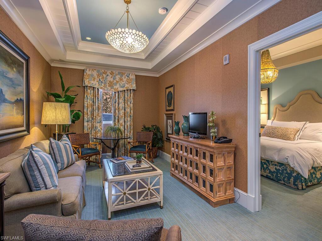 SEAPOINT AT NAPLES CAY - Residential