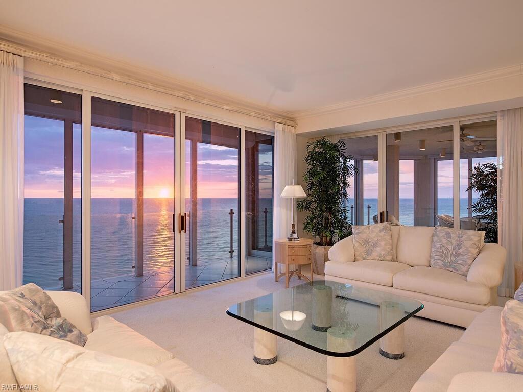 SEAPOINT AT NAPLES CAY - Residential