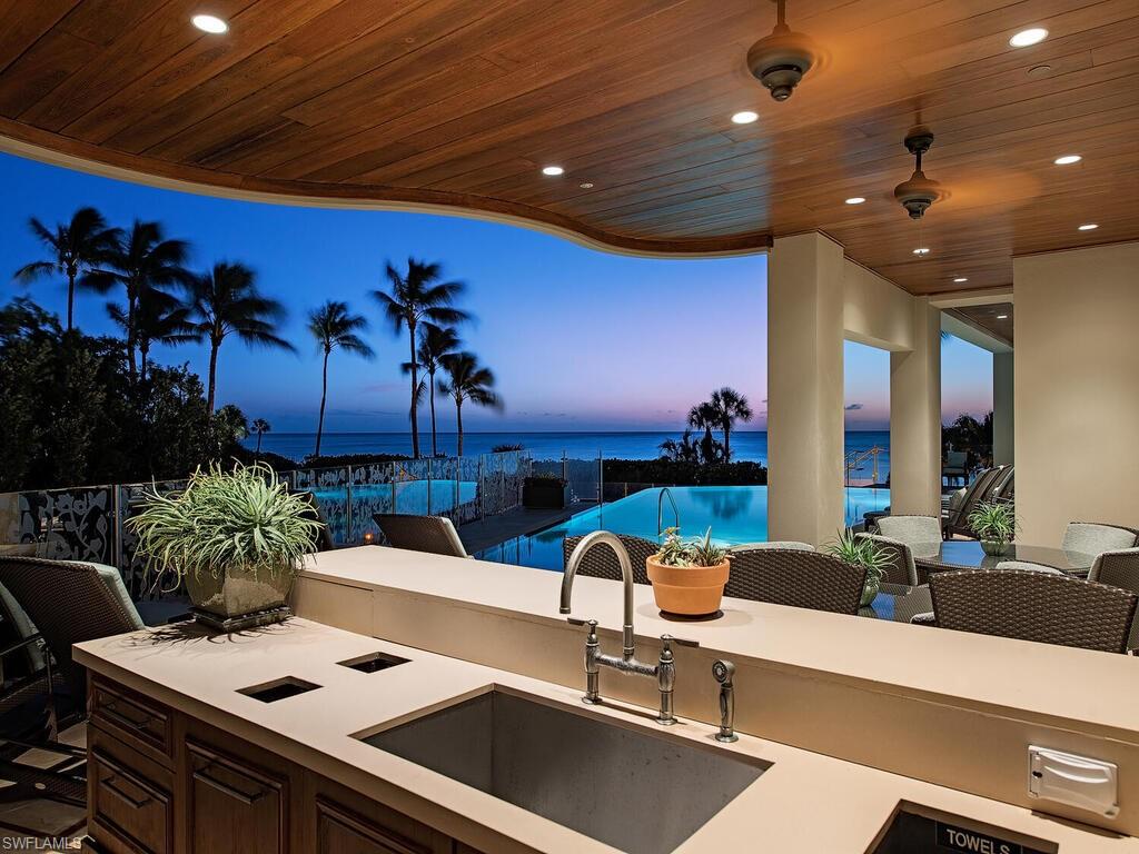 SEAPOINT AT NAPLES CAY - Residential