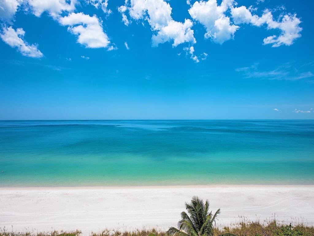 SEAPOINT AT NAPLES CAY - Residential