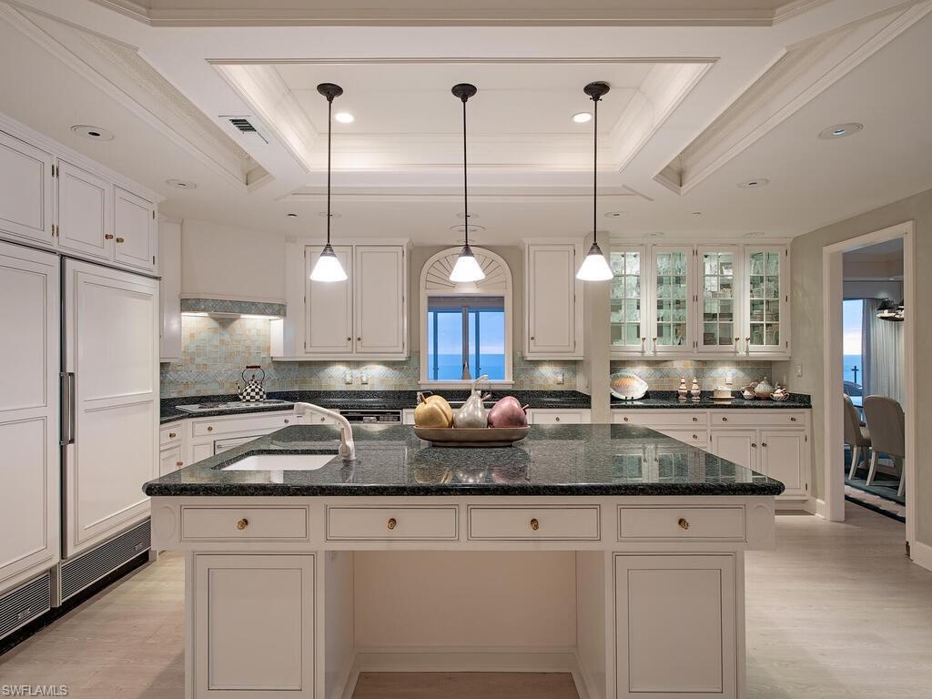 SEAPOINT AT NAPLES CAY - Residential