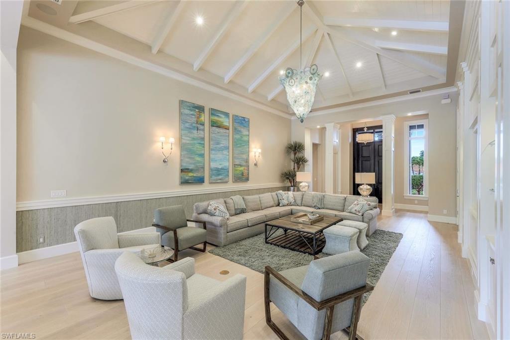 425 Harbour DR