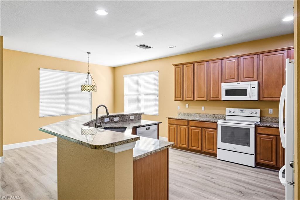 DANFORTH LAKES - Residential