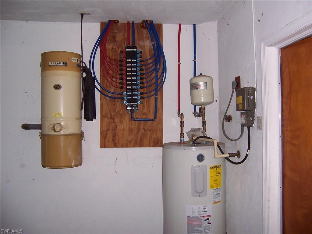 SHAMROCK LAKES - Residential