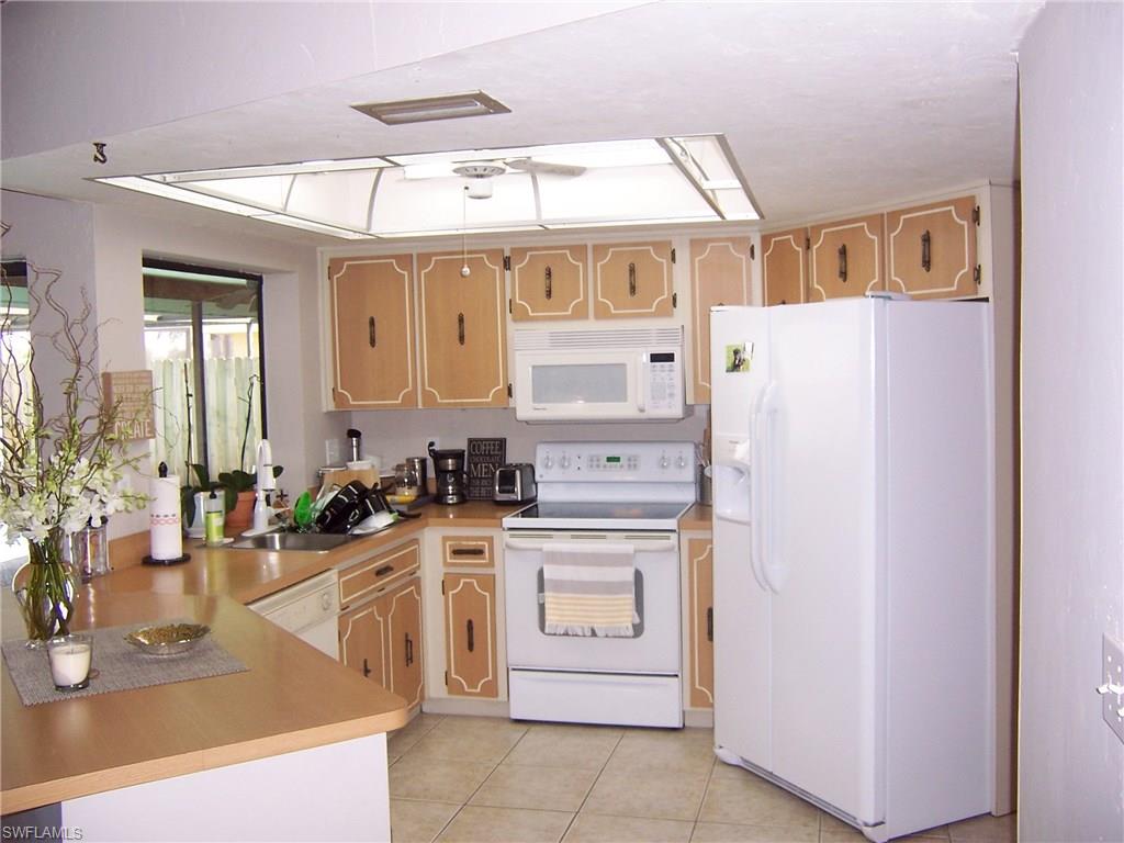 SHAMROCK LAKES - Residential