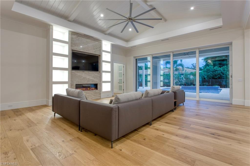 PARK SHORE - Residential