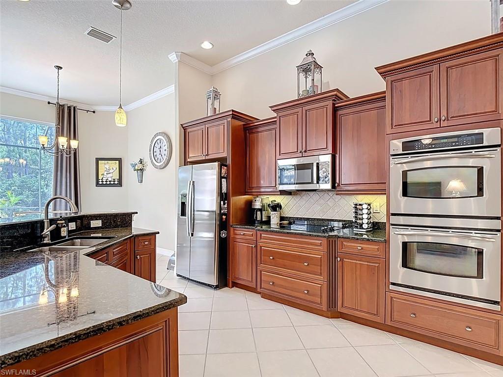 THE ENCLAVE - Residential