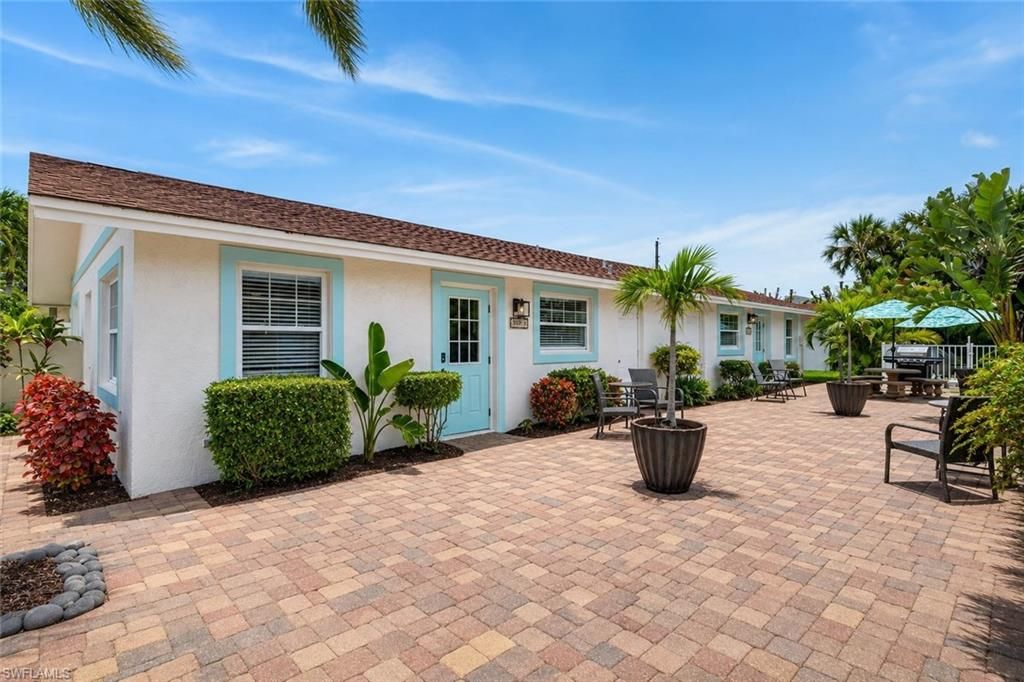 Photo of 559 105th AVE N, NAPLES, FL 34108 (MLS # 226020914)