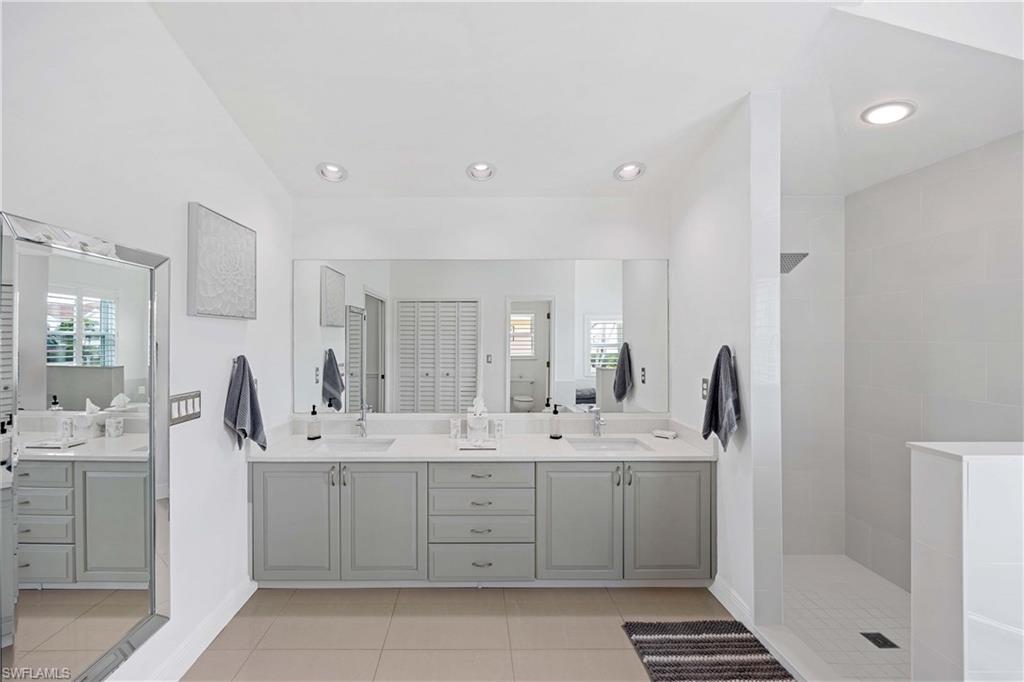 VANDERBILT LAKES - Residential