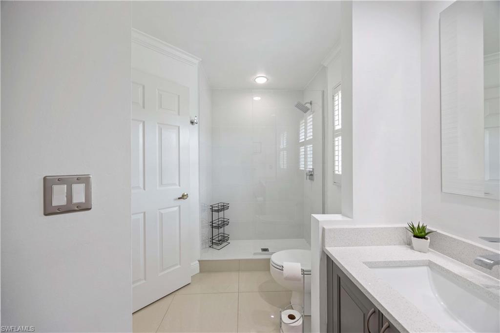 VANDERBILT LAKES - Residential