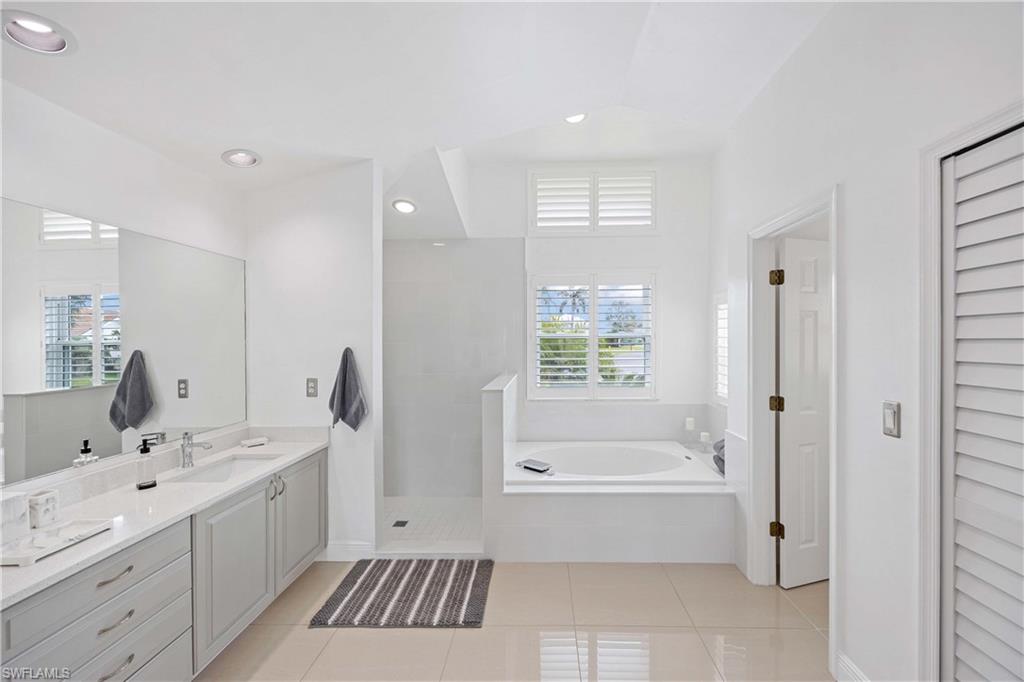 VANDERBILT LAKES - Residential