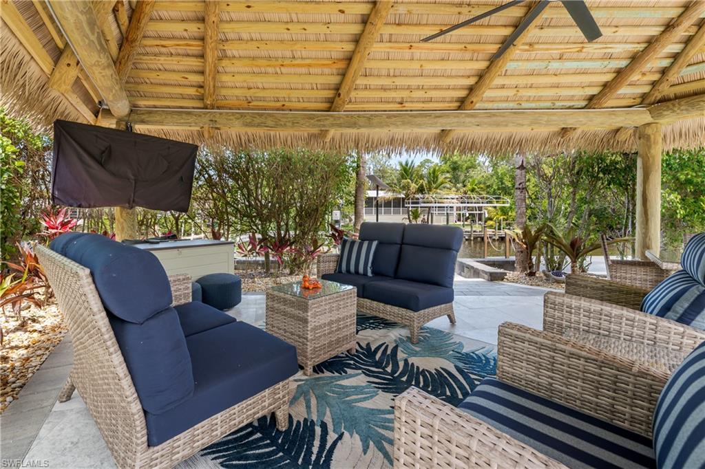 NAPLES MOTORCOACH RESORT - Land