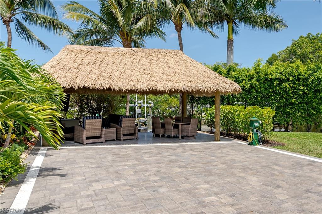 NAPLES MOTORCOACH RESORT - Land