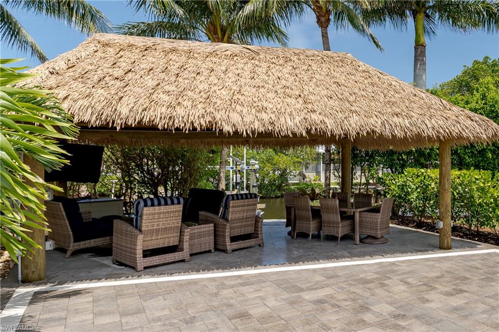 NAPLES MOTORCOACH RESORT - Land