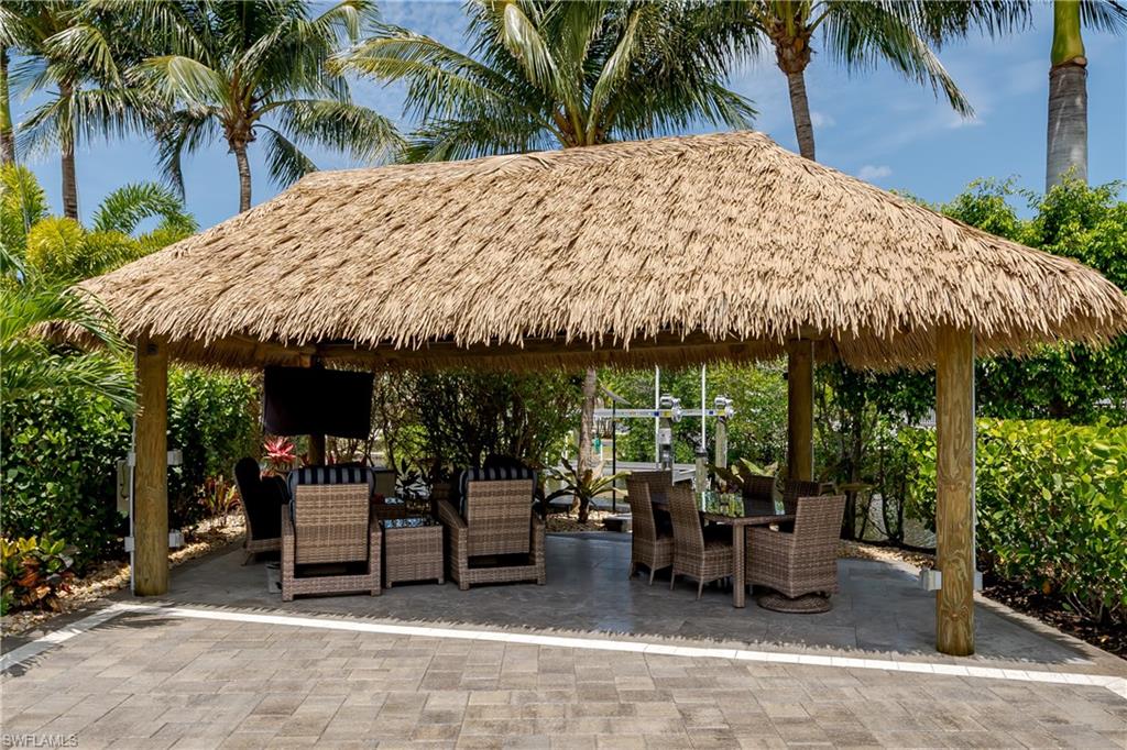 NAPLES MOTORCOACH RESORT - Land