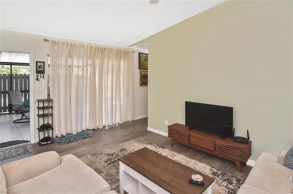 FOXMOOR LAKES - Residential