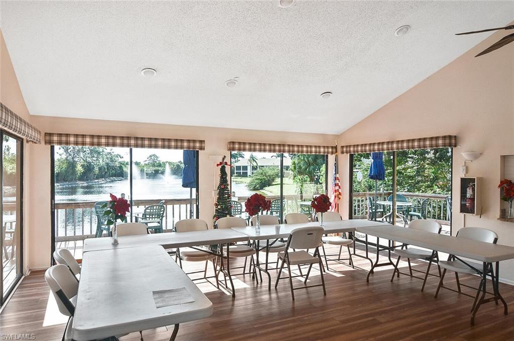 FOXMOOR LAKES - Residential